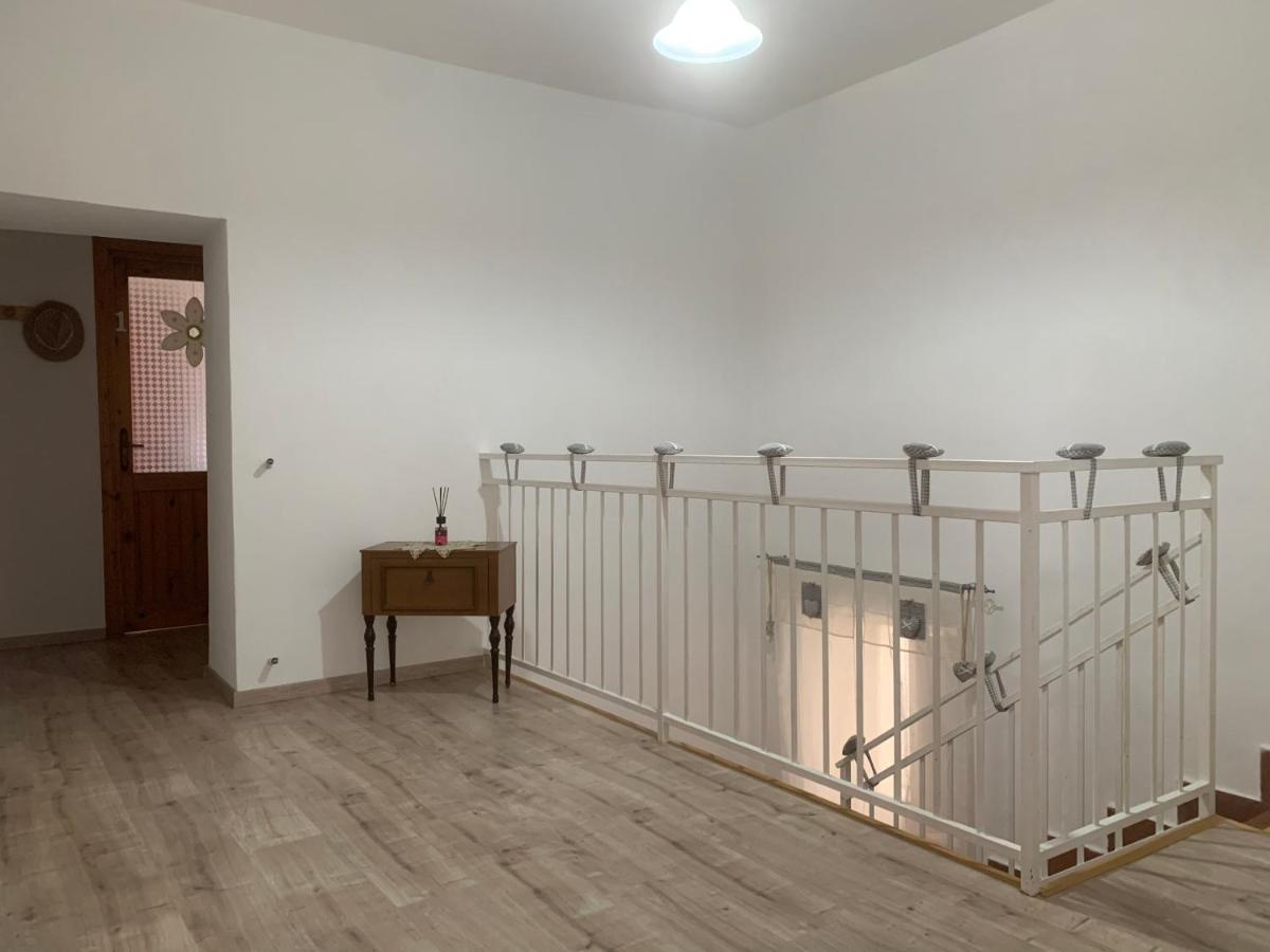 Al Castello Apartment Фьюмефреддо-Бруцио Экстерьер фото