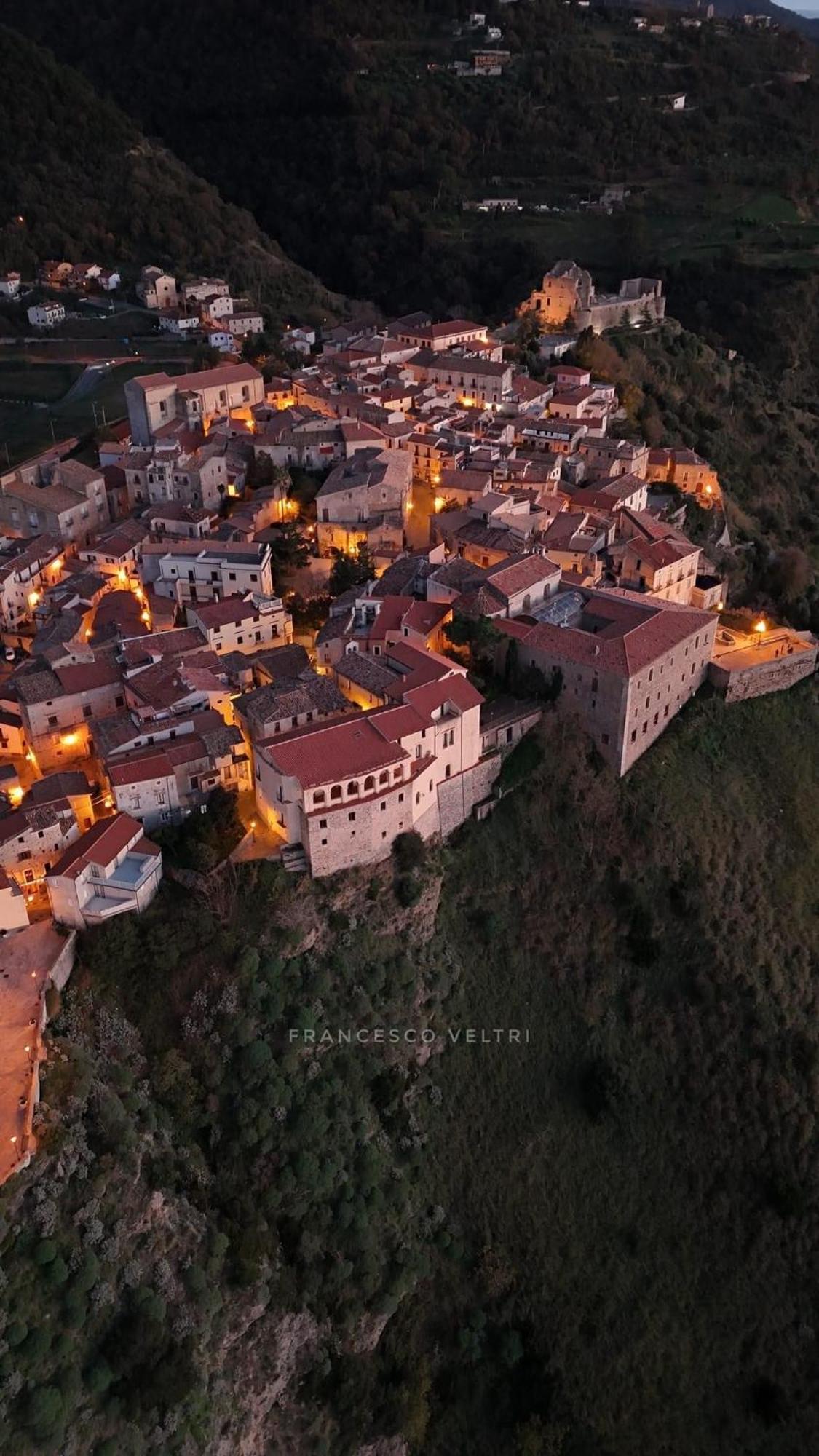 Al Castello Apartment Фьюмефреддо-Бруцио Экстерьер фото