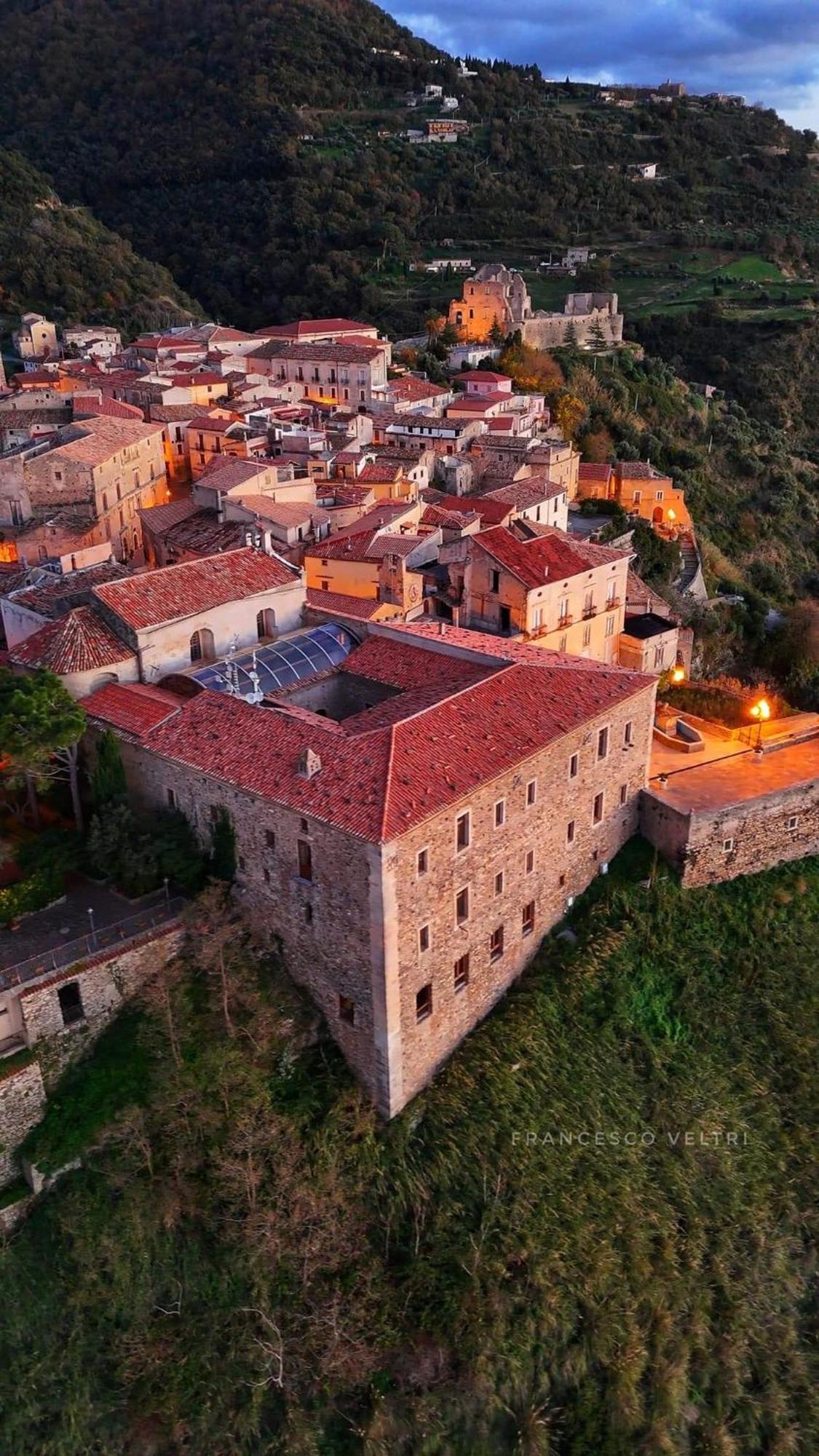 Al Castello Apartment Фьюмефреддо-Бруцио Экстерьер фото