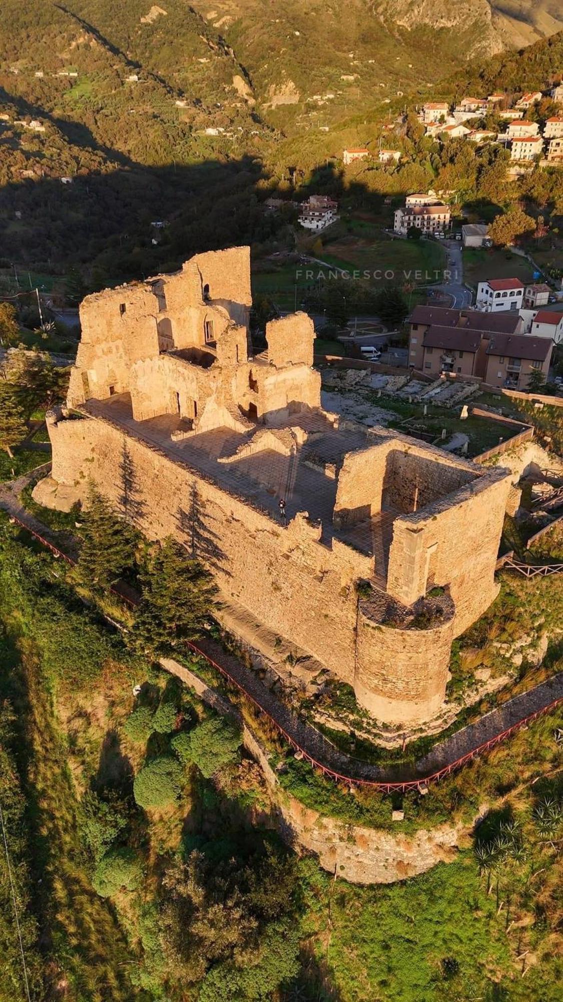 Al Castello Apartment Фьюмефреддо-Бруцио Экстерьер фото